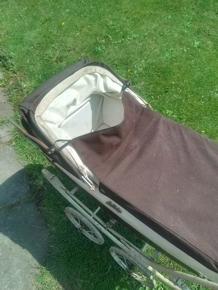 Lullaby antique toy pram - Image 4