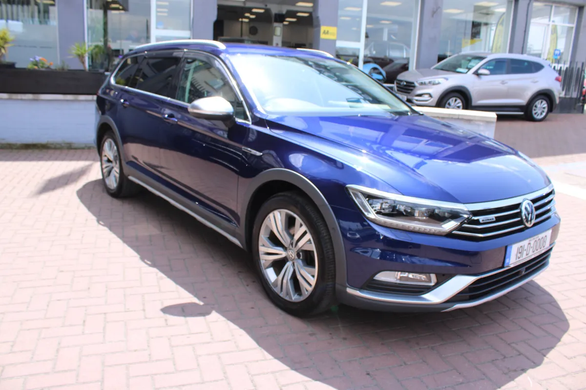 2019 VW PASSAT ALLTRACK - Image 1