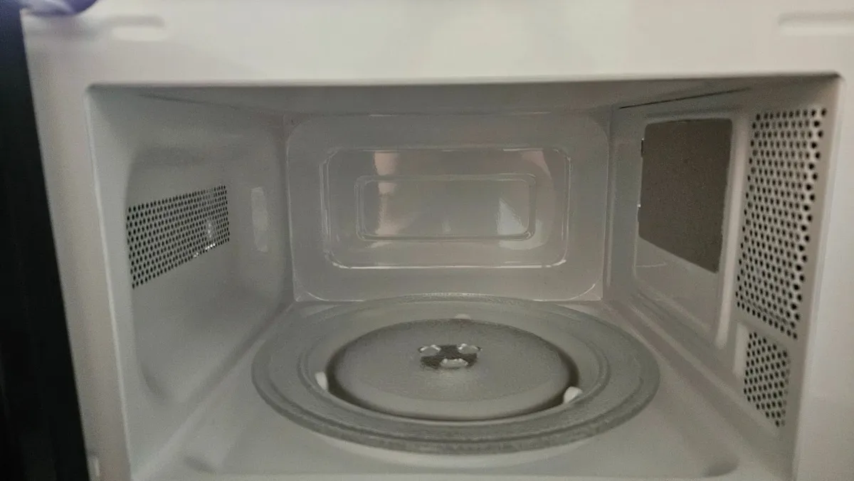 Microwave - Image 3