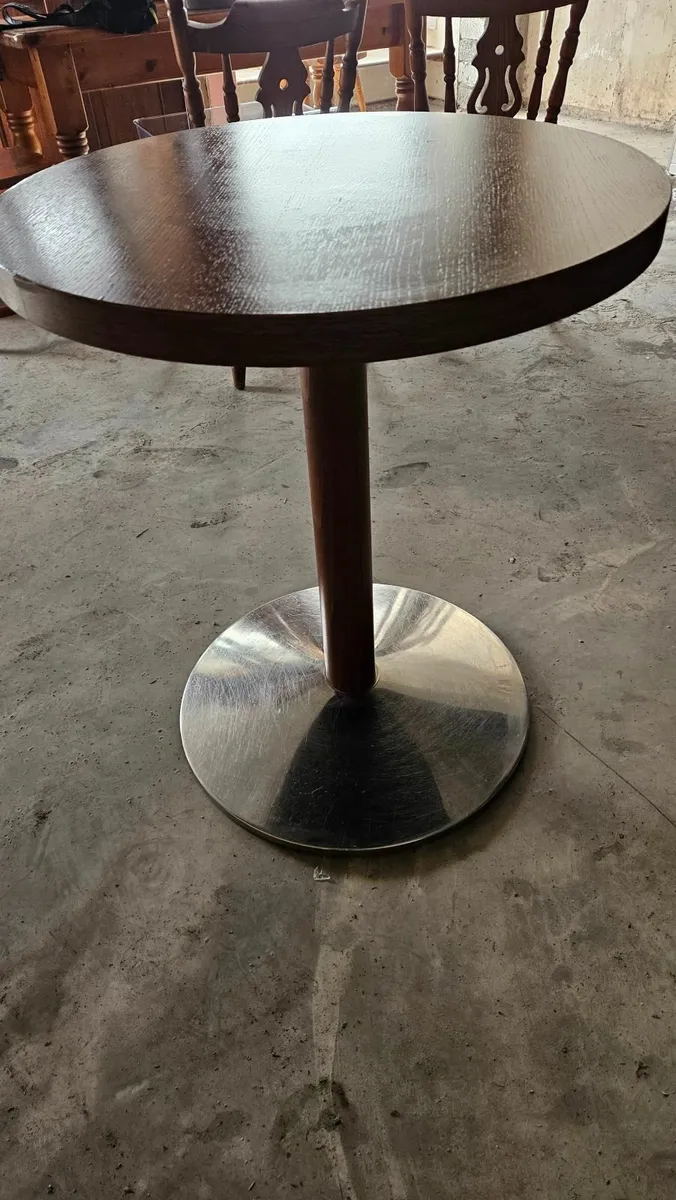 TABLE - Image 1