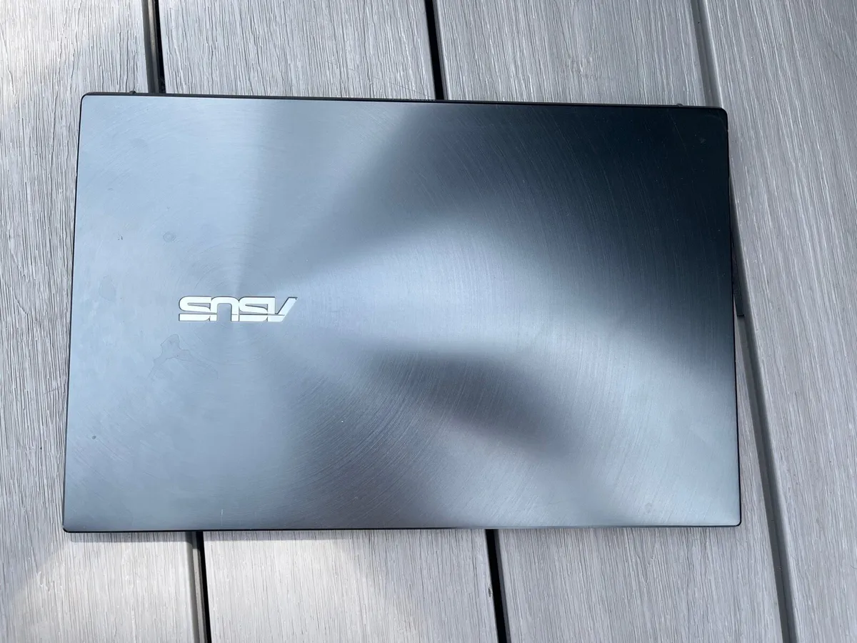 Laptop - Image 1