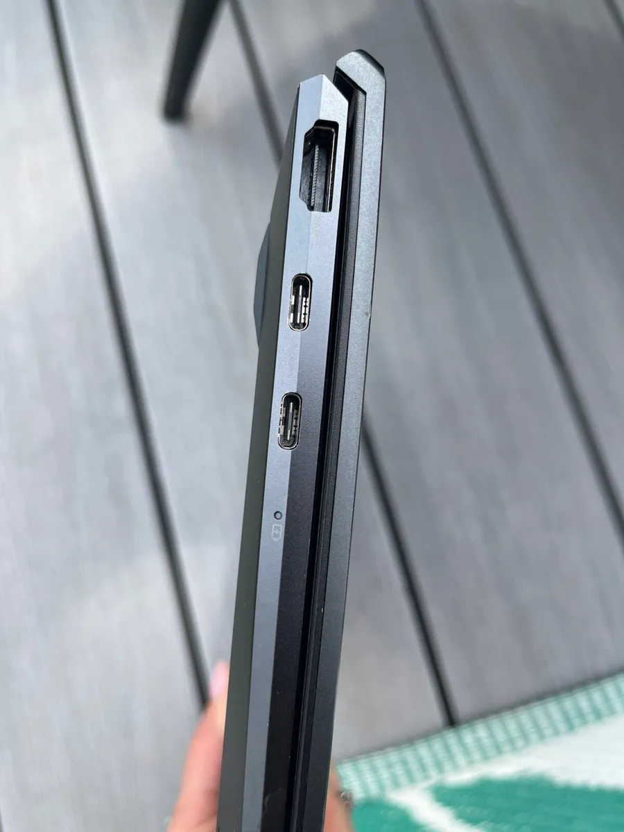 Laptop - Image 4