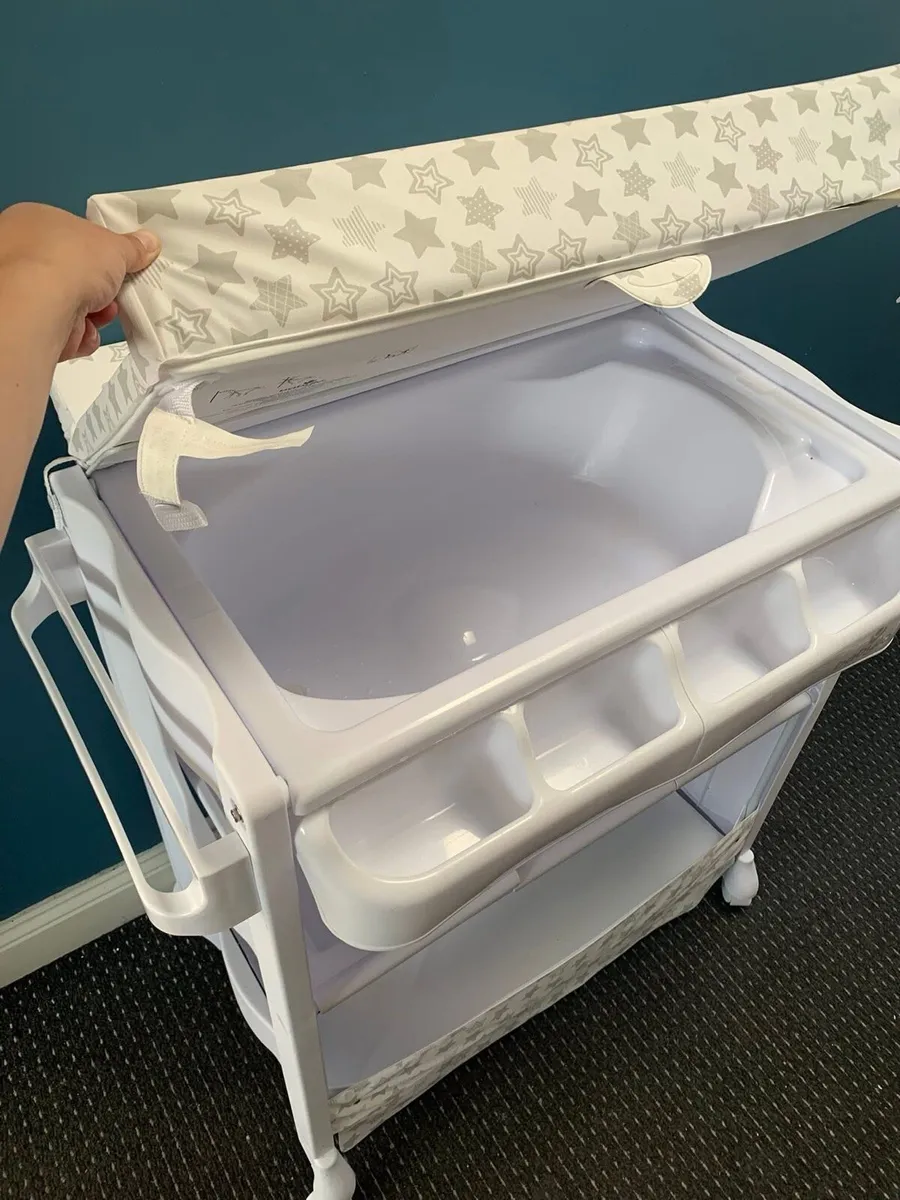 Baby Changing Table & bath with storage in wheels - Image 2