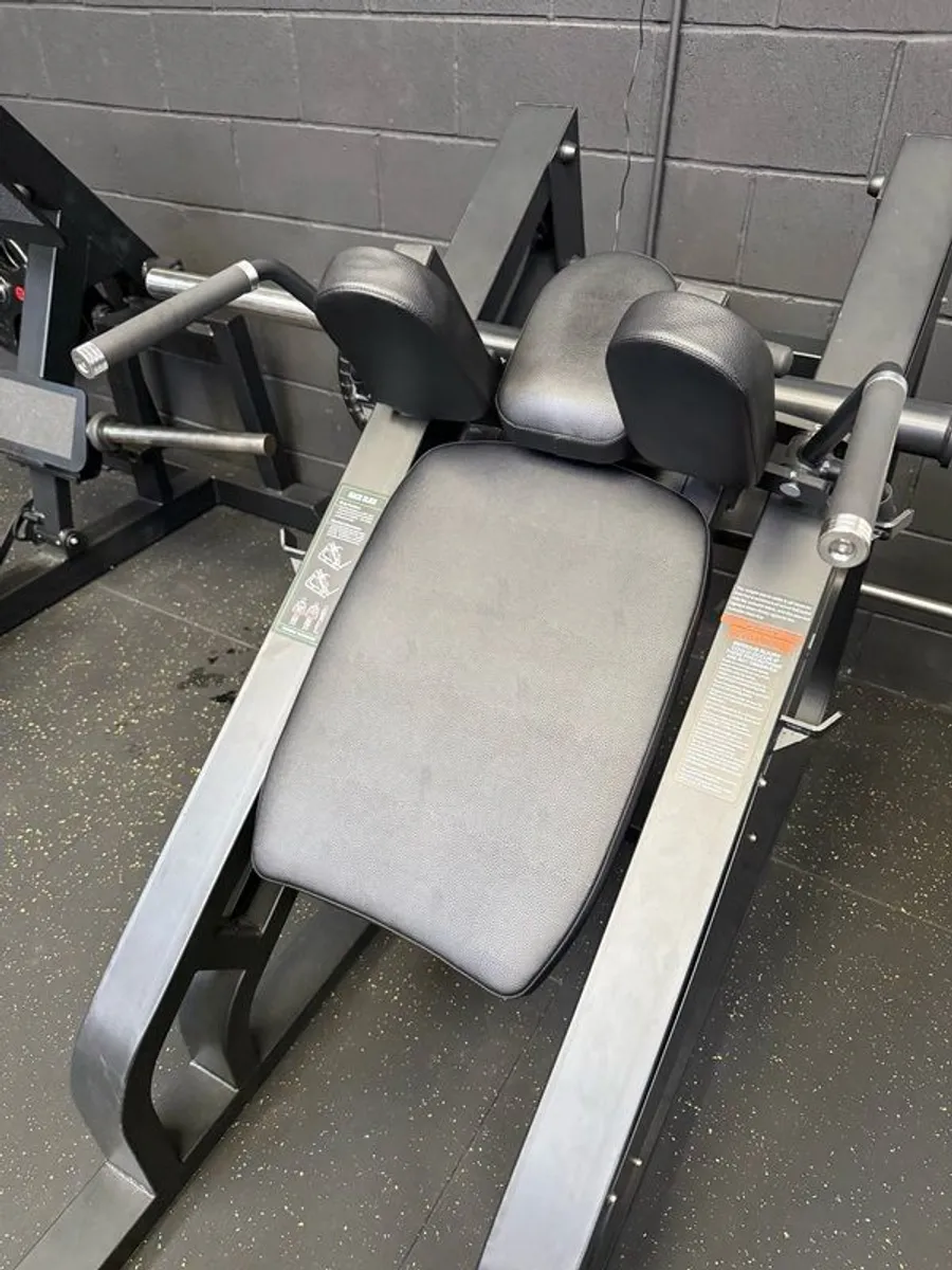 Hack Squat - Plate Loaded - Image 4