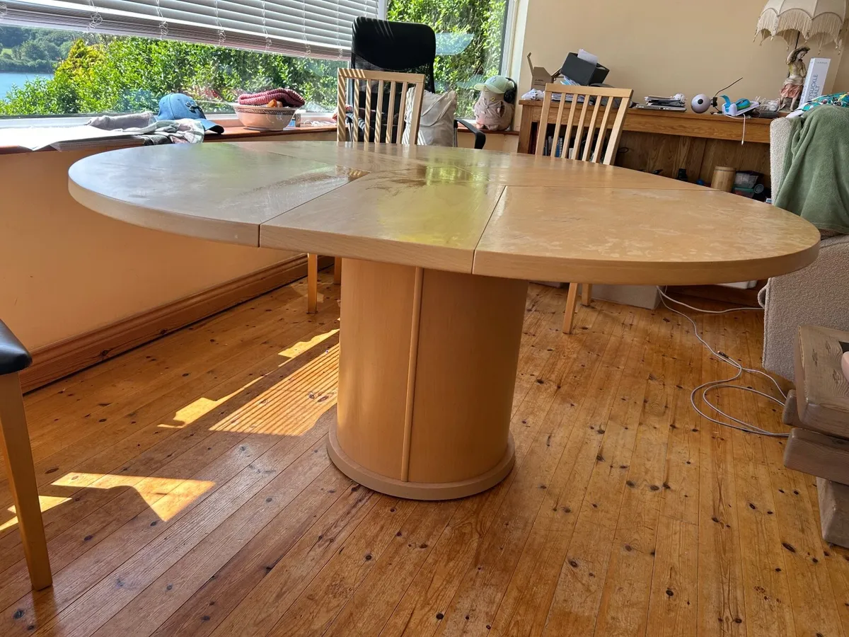 Dining table - Image 2
