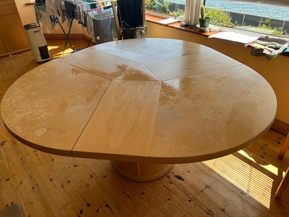 Dining table - Image 4