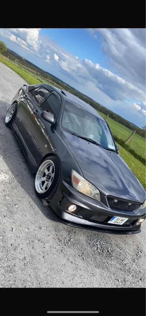 Lexus is200 - Image 4
