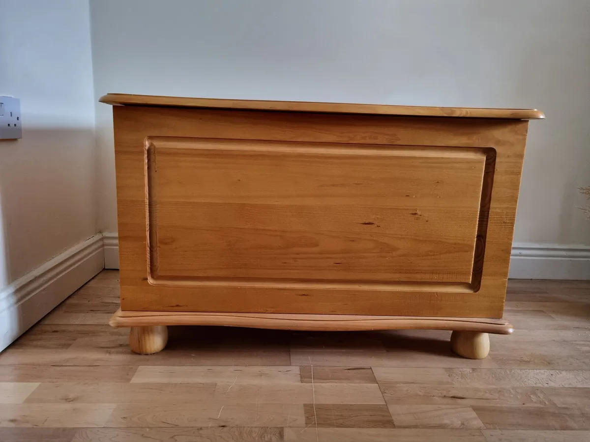 Pine blanket storage toy box chest - Image 3