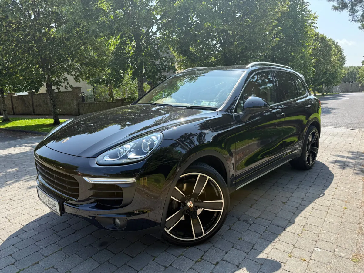 Porsche Cayenne 2015 only 98,000kms - Image 3