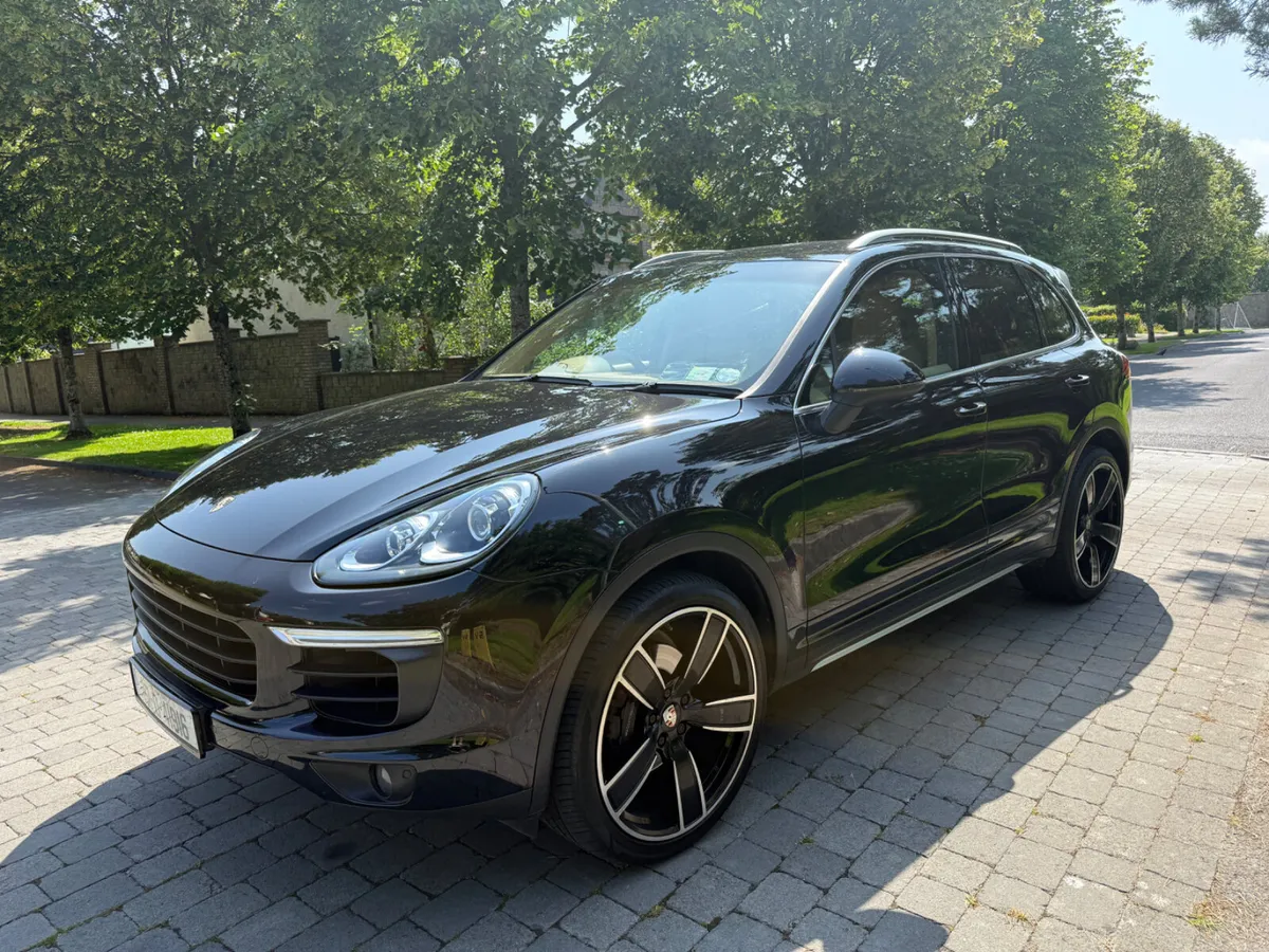 Porsche Cayenne 2015 only 98,000kms - Image 4