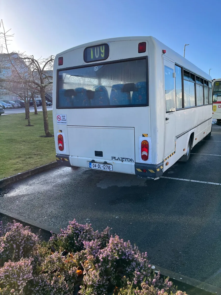 Mercedes 0813 33 seater bus - Image 3