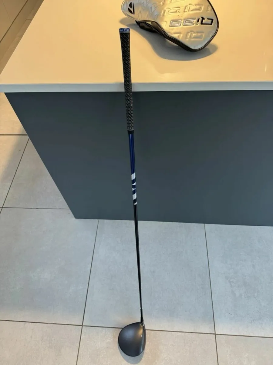 Taylormade Qi35 Driver 9.0 Stiff Flex Golf Club - Image 4