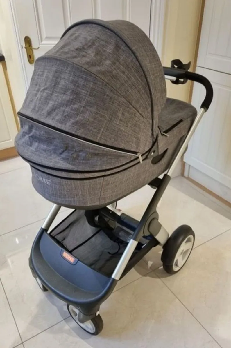 Stokke carrycot & stroller plus extras - Image 1