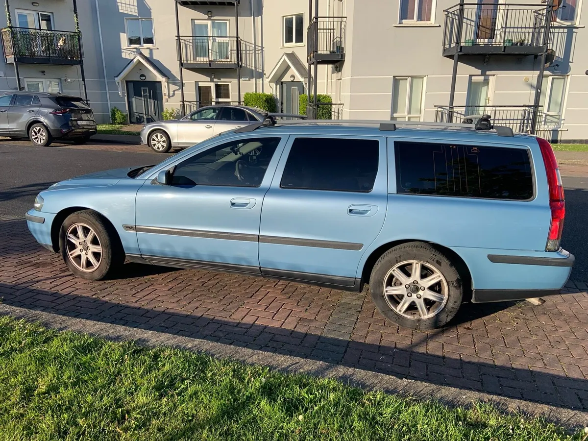 Volvo V70 - Image 4