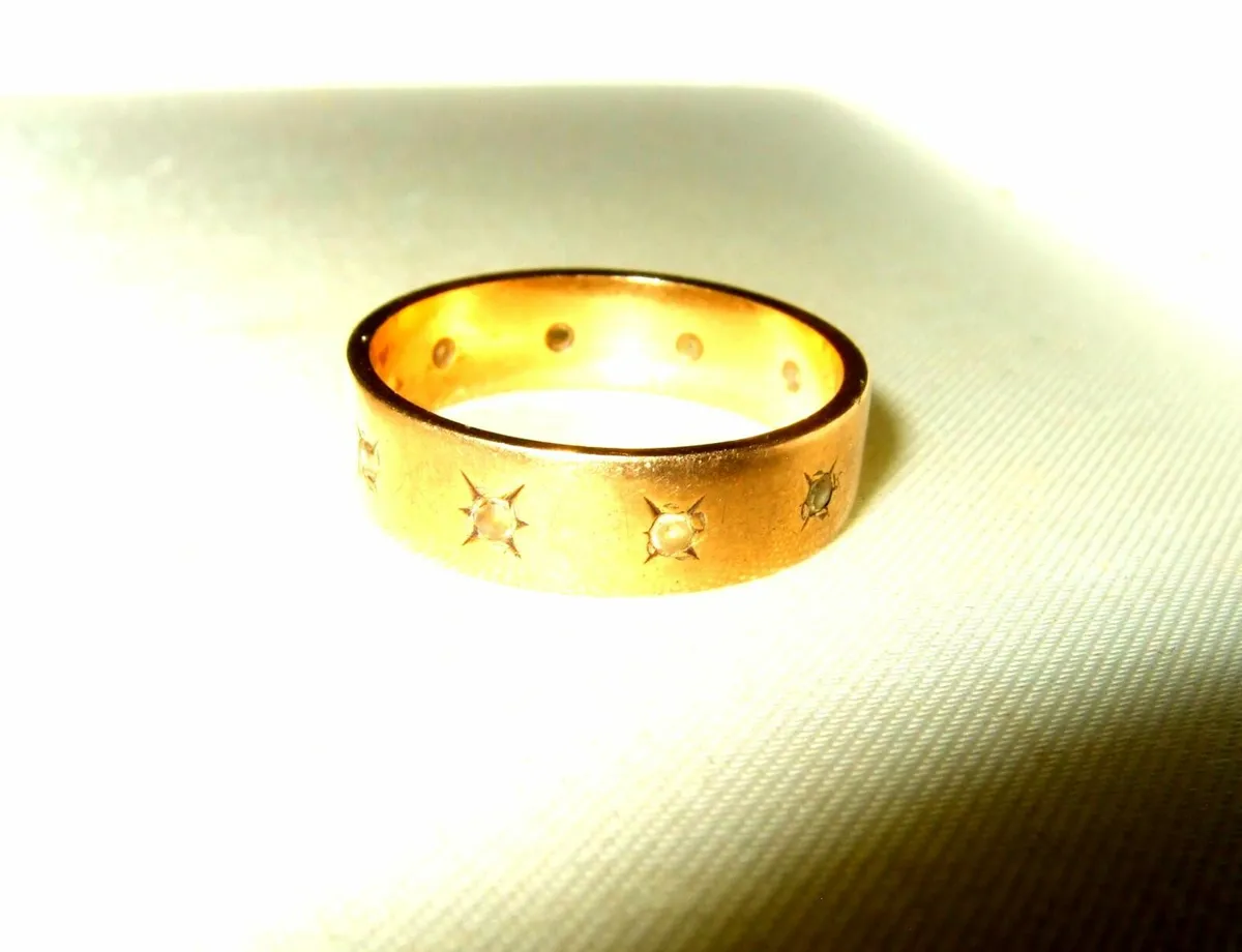 Vintage Hallmarked 9ct Gold/Diamond Ring - Image 4
