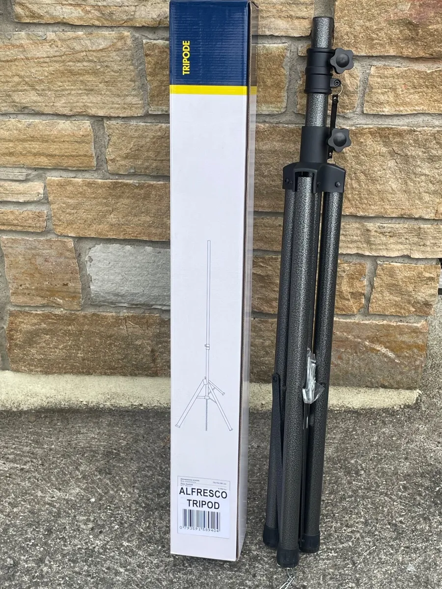 Tripods - Image 1