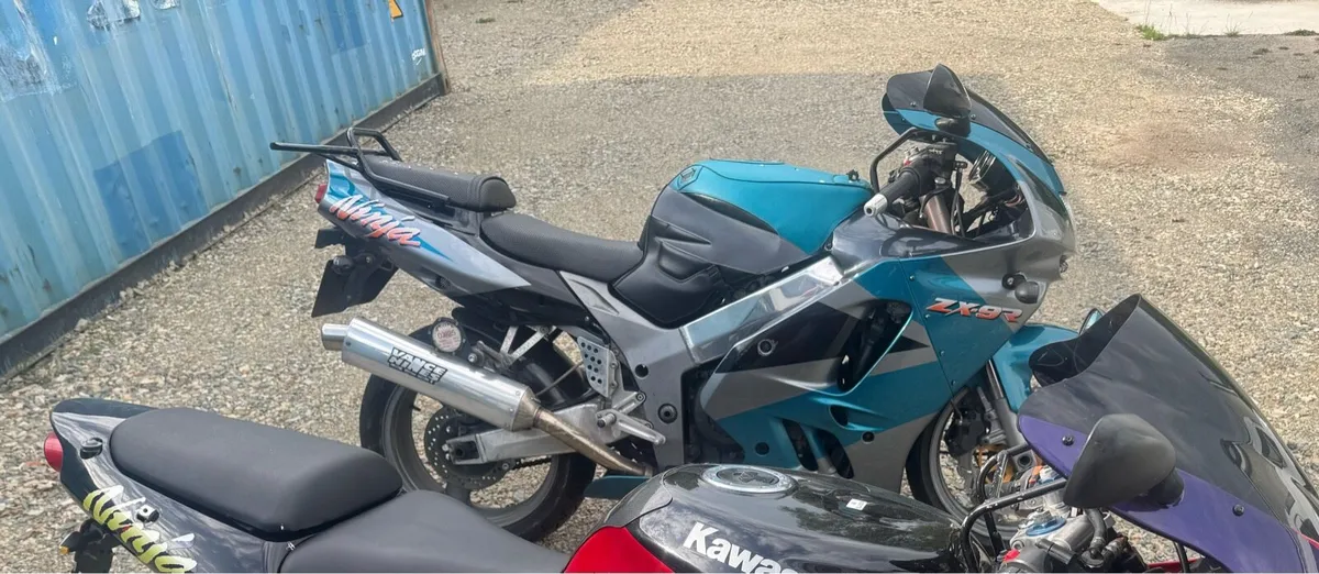 Kawasaki ZX9-R - Image 4