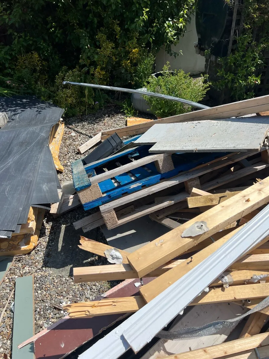 Scrap wood/pallets - Image 1