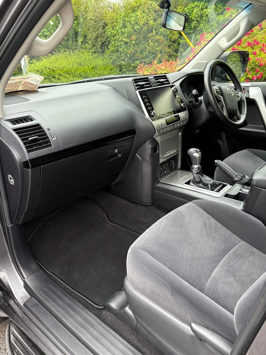 Toyota Land Cruiser LWB 2024 - Image 2