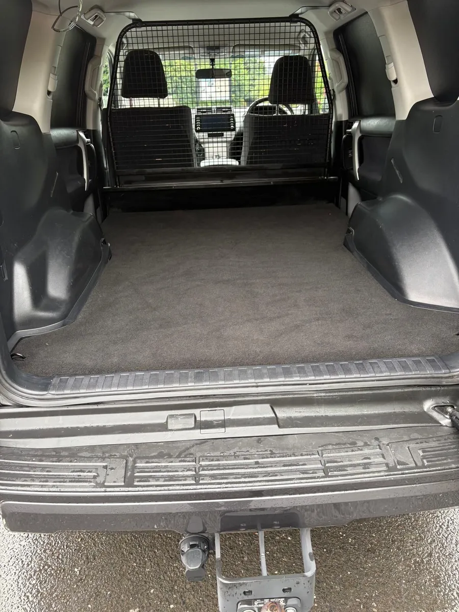 Toyota Land Cruiser LWB 2024 - Image 3