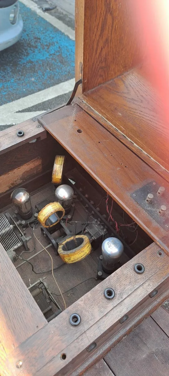 Vintage Antique Radio - Image 3