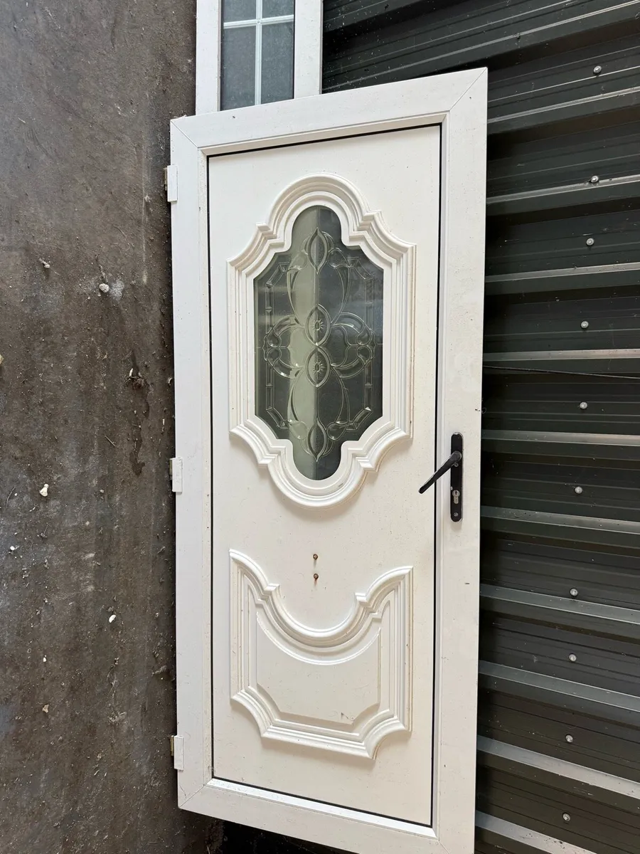 Front door - Image 1