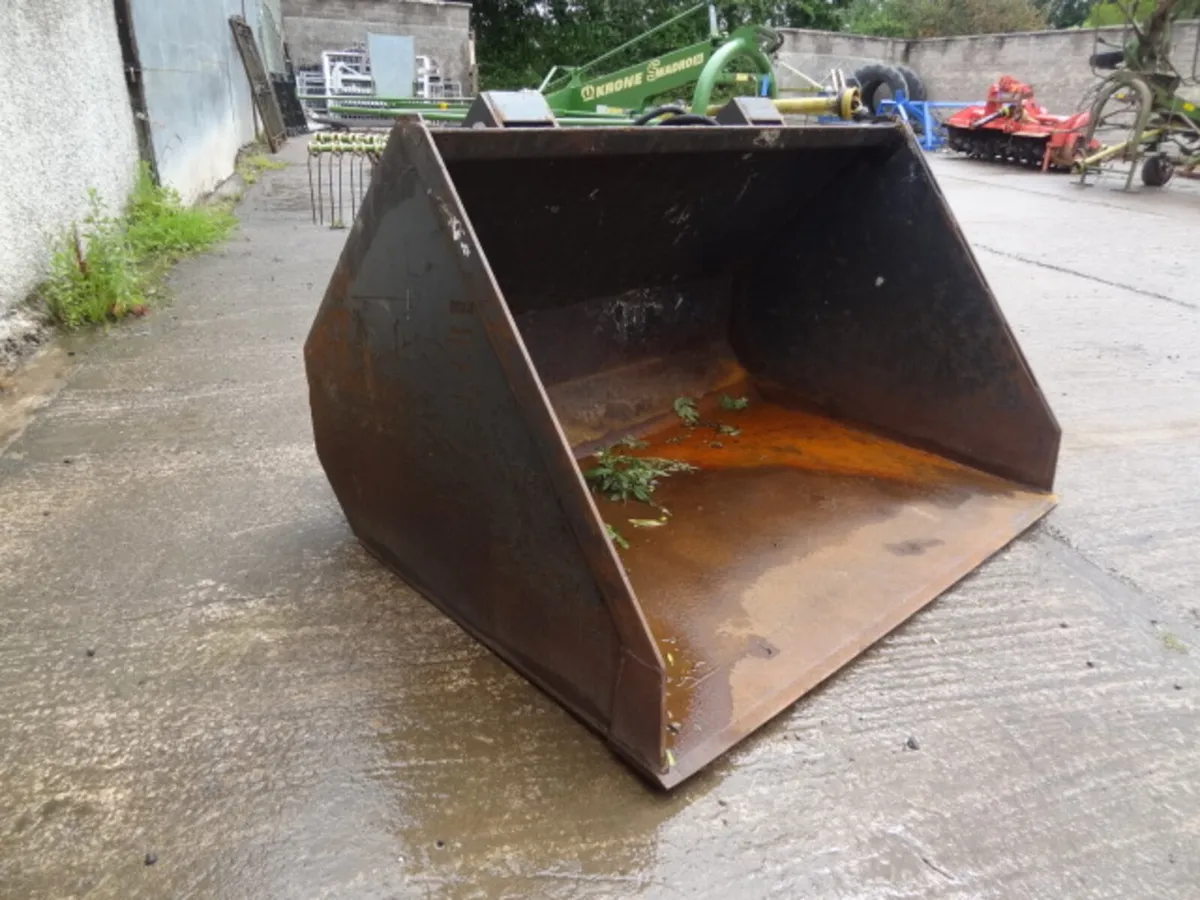 Hydraulic Tip Bucket to suit Forklift or Loader - Image 1