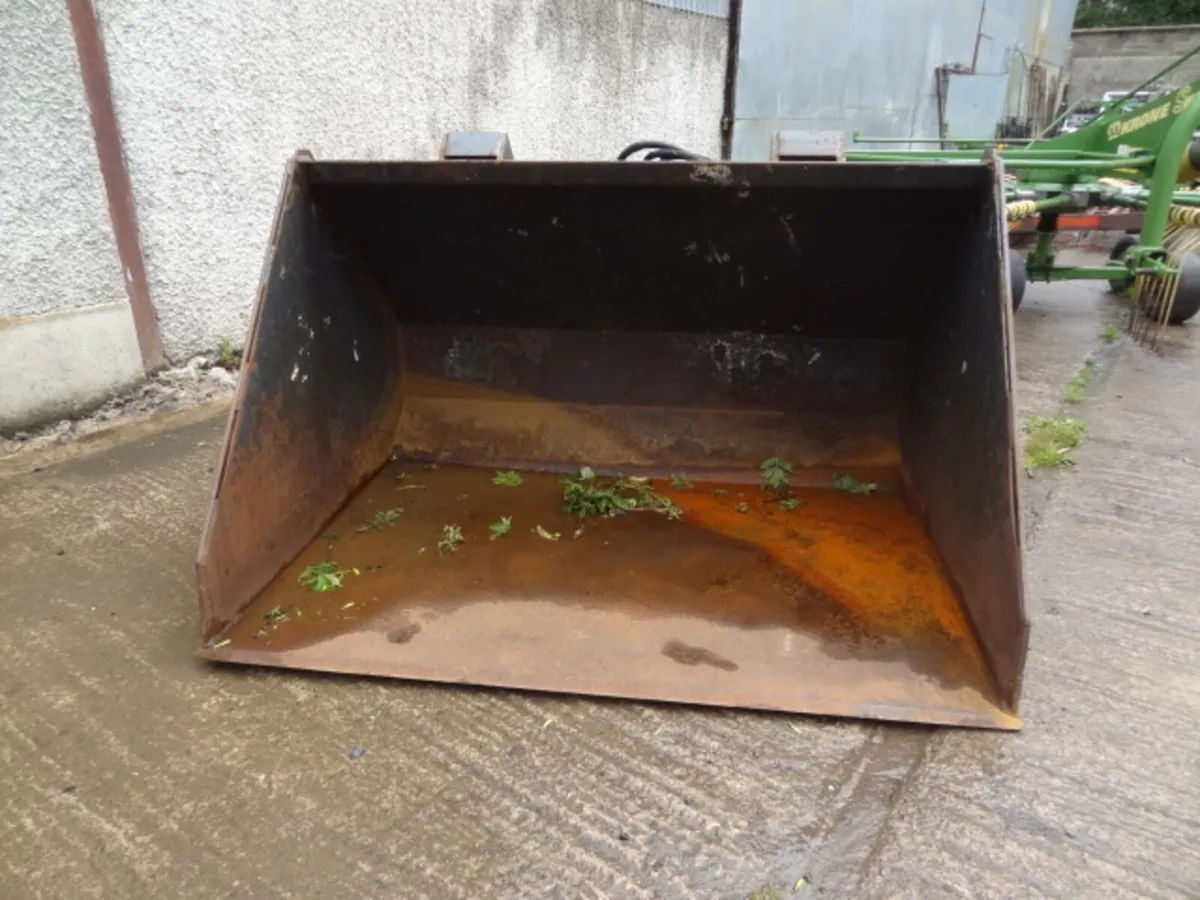 Hydraulic Tip Bucket to suit Forklift or Loader - Image 2