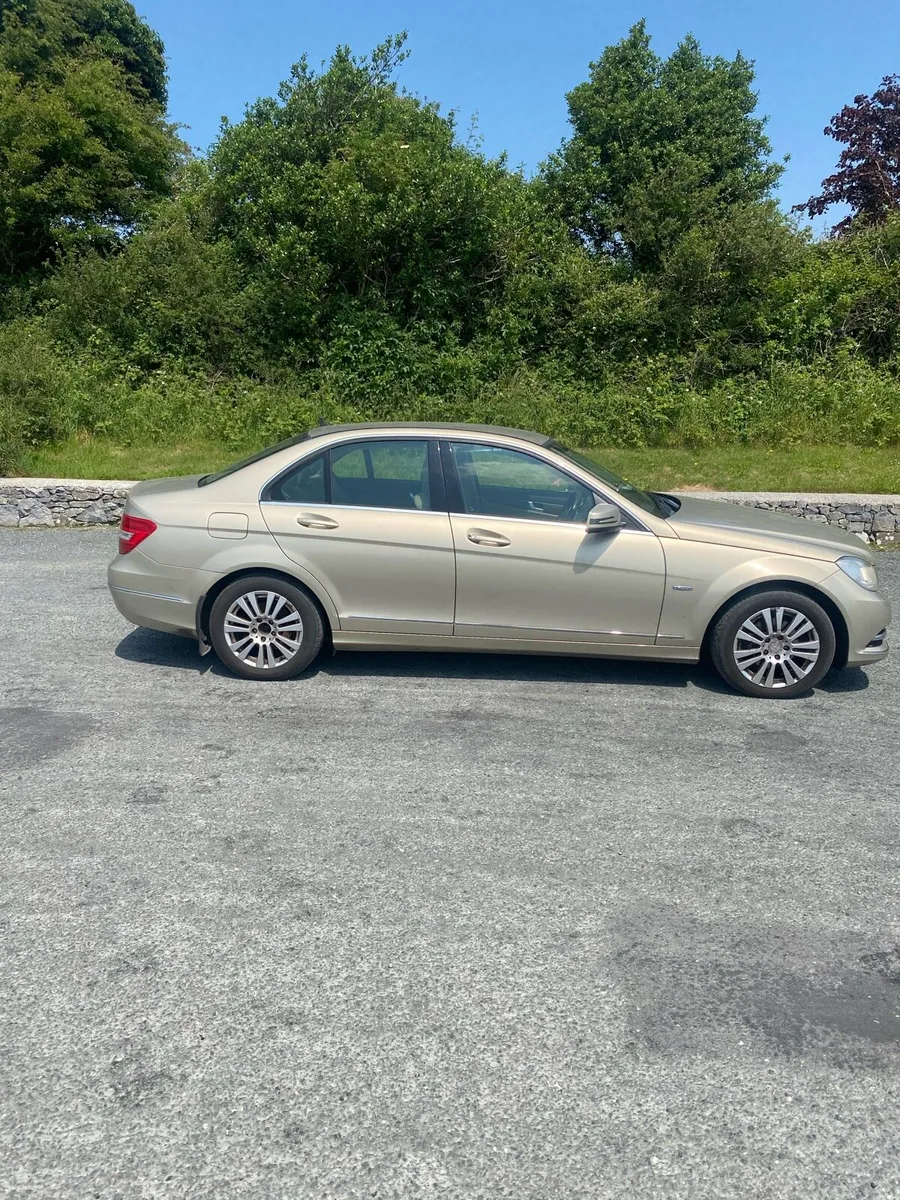 Mercedes - Image 2