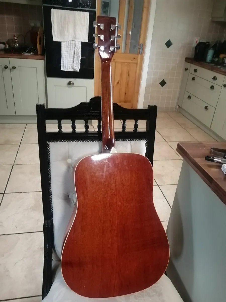Guitar - Image 4