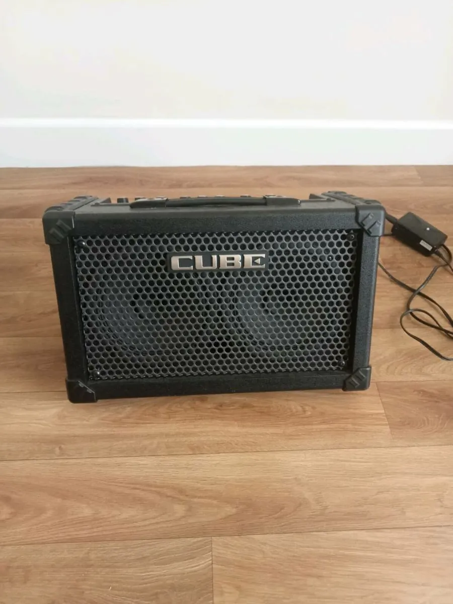 Roland Cube street amp - Image 4
