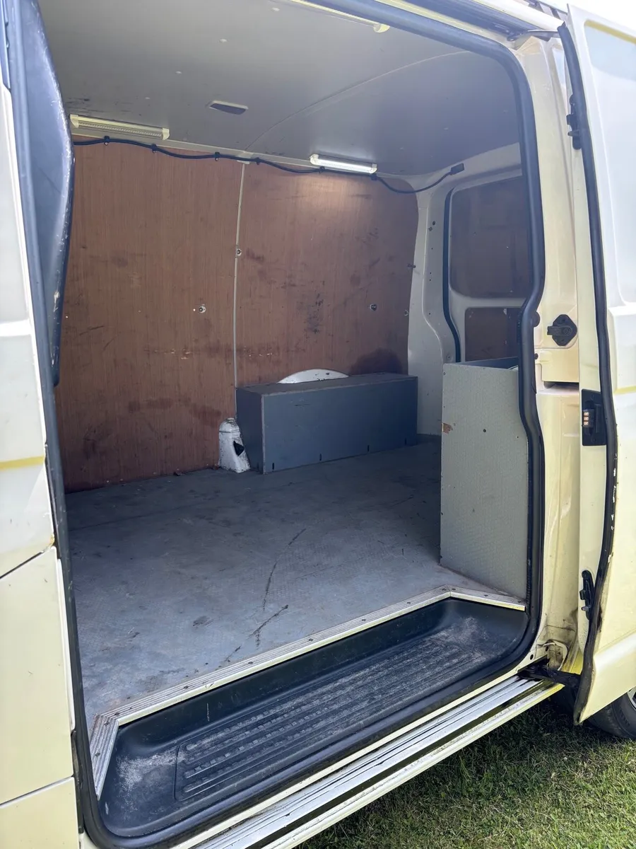 VW Transporter T6 - Image 4