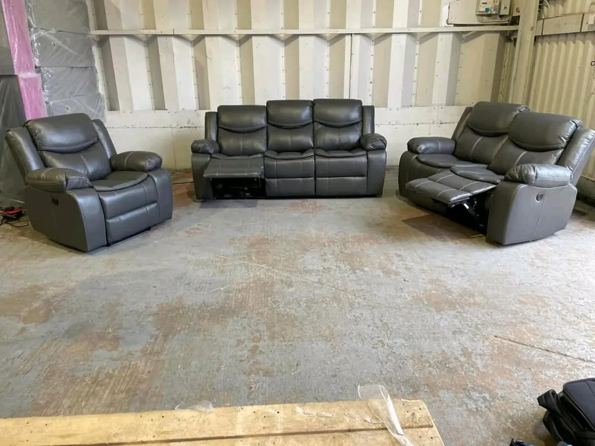 3+2 Valerie Leather Manual Recliner Sofa - Image 1