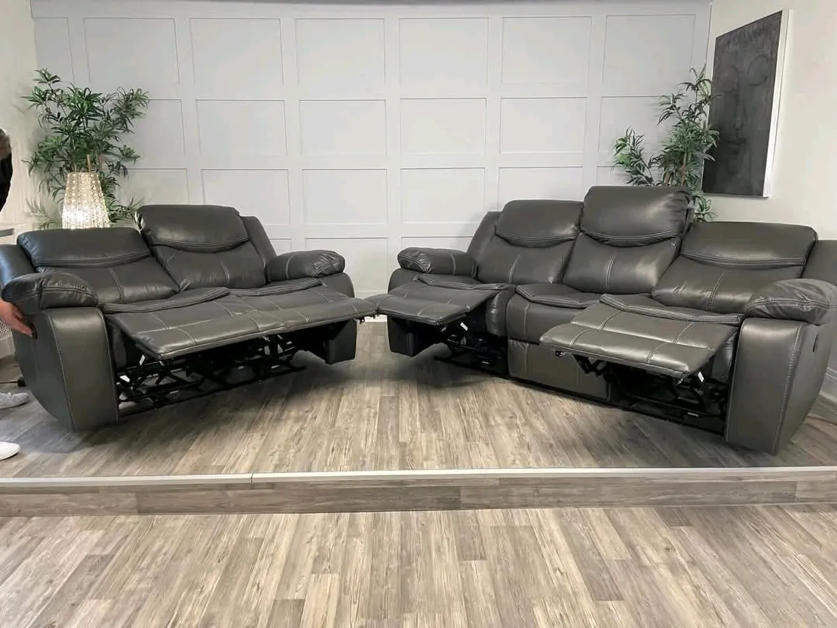 3+2 Valerie Leather Manual Recliner Sofa - Image 3