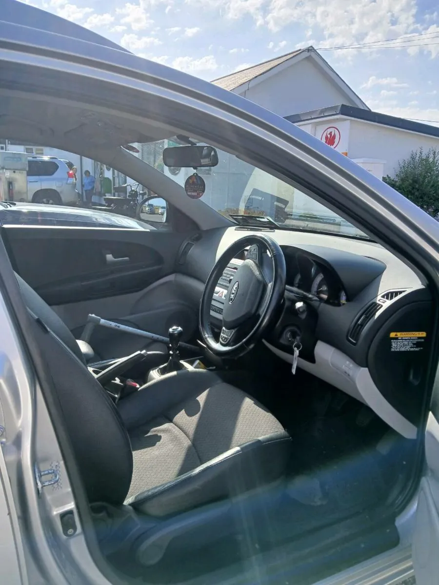 09 Kia Ceed - Image 3