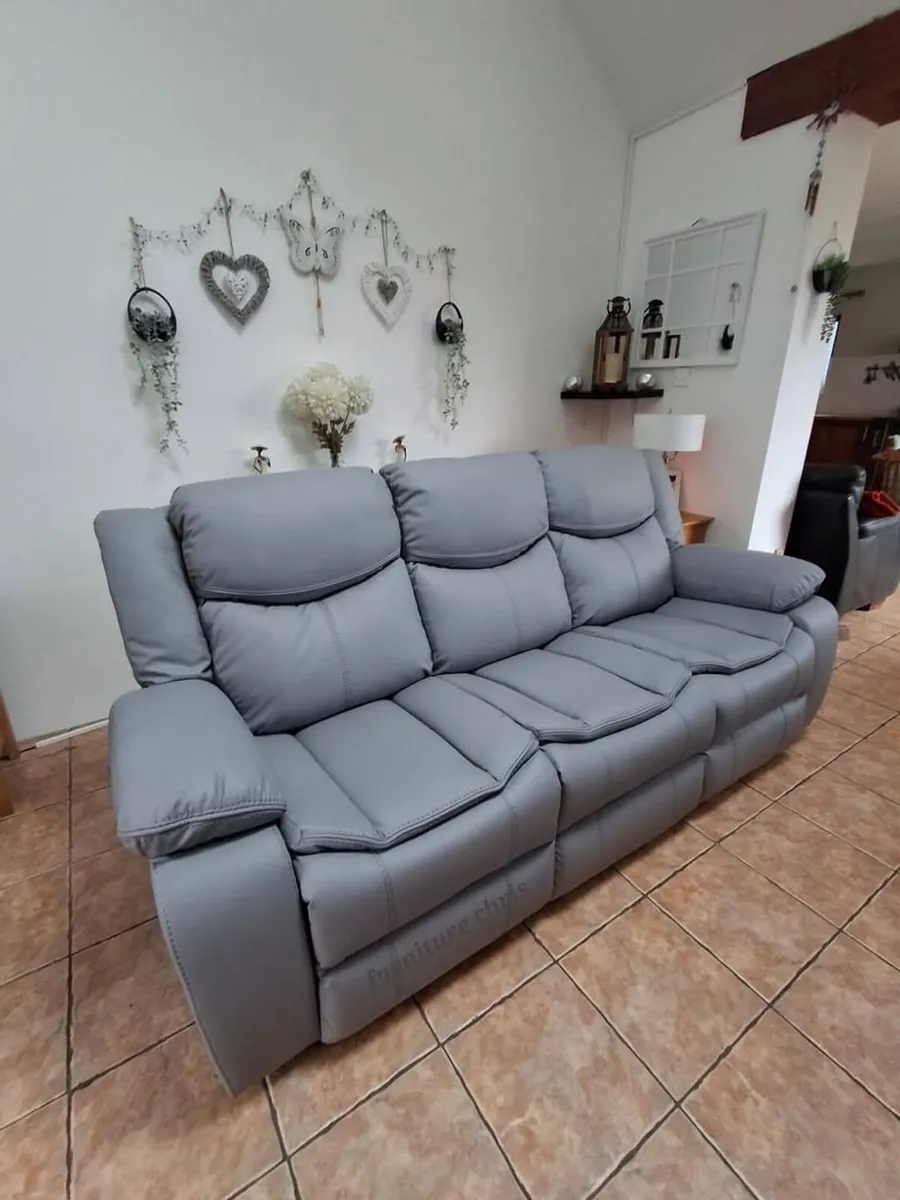 3+2 Valerie Leather Manual Recliner Sofa - Image 4