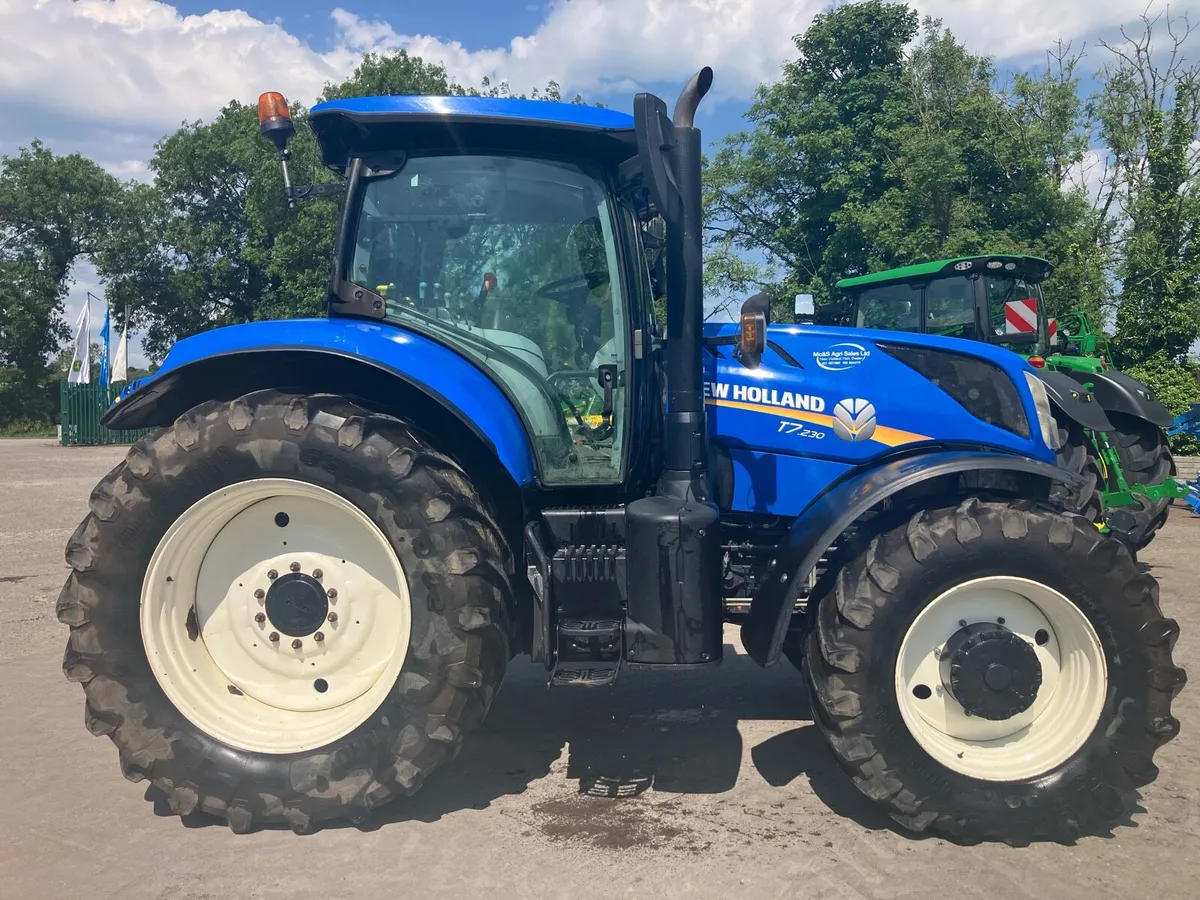 New Holland T7.230 - Image 1