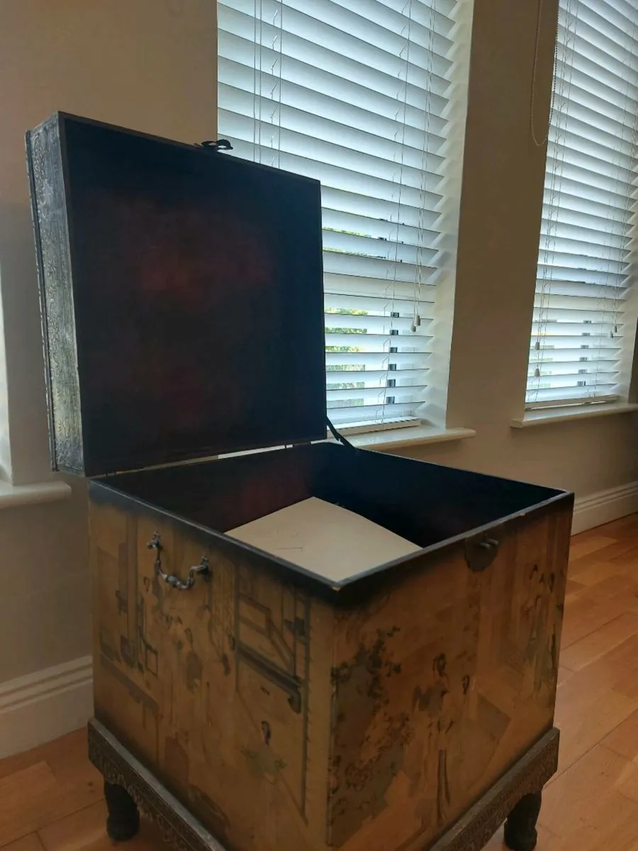 Decorative storage box - Image 4