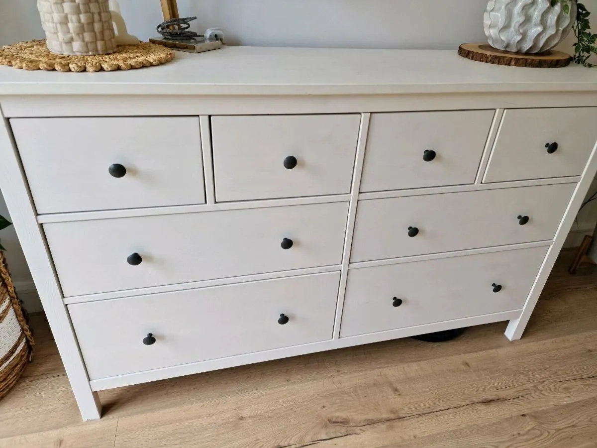 Hemnes 8 drawers - Image 1