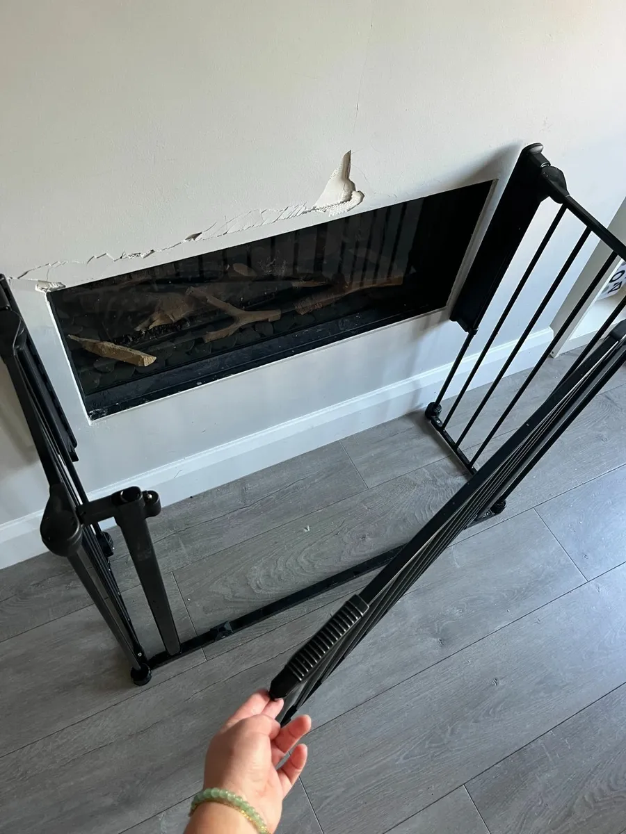 Adjustable Baby Fire Guard - Image 3