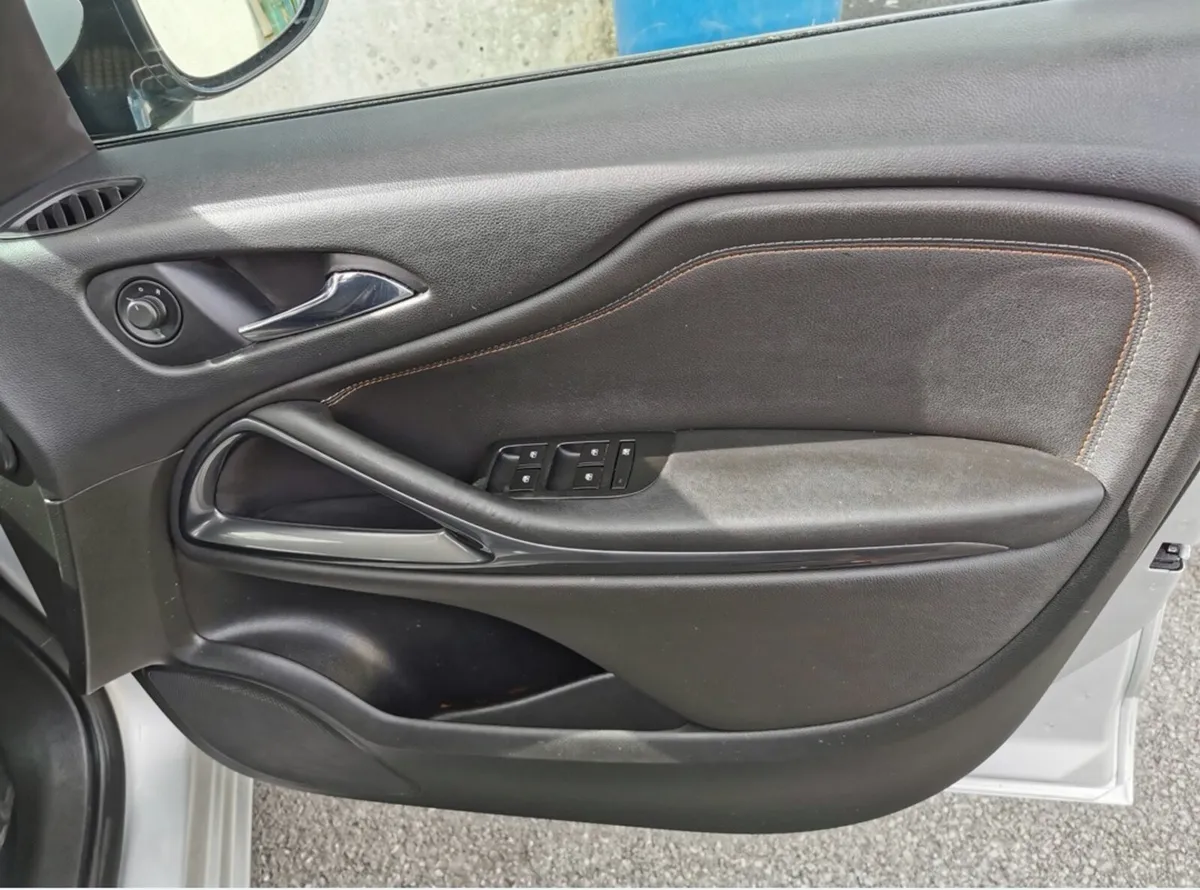 VAUXHALL ZAFIRA TOURER 1.6 CDTI ECOFLEX - Image 3