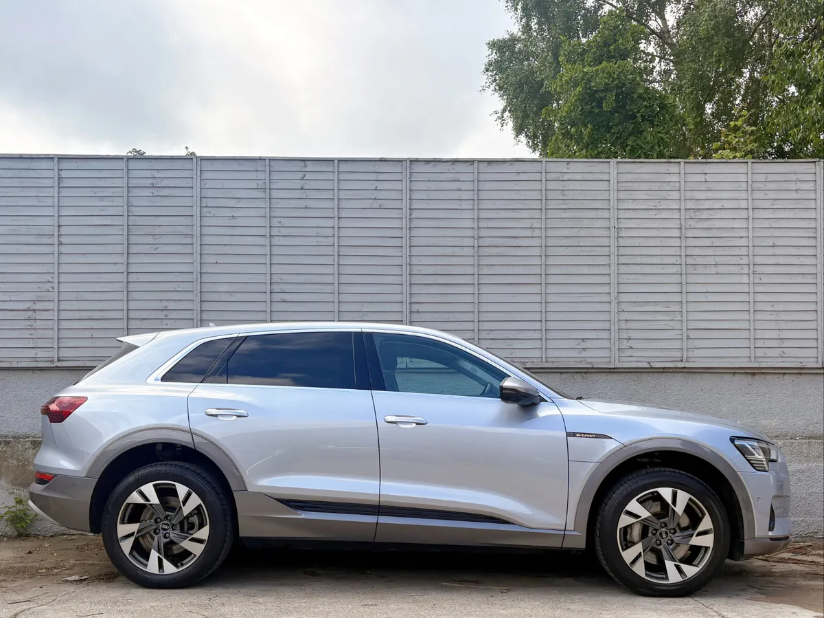 Audi e-tron 2020 SPORT 50 QUATTRO / PANORAMIC ROOF - Image 3