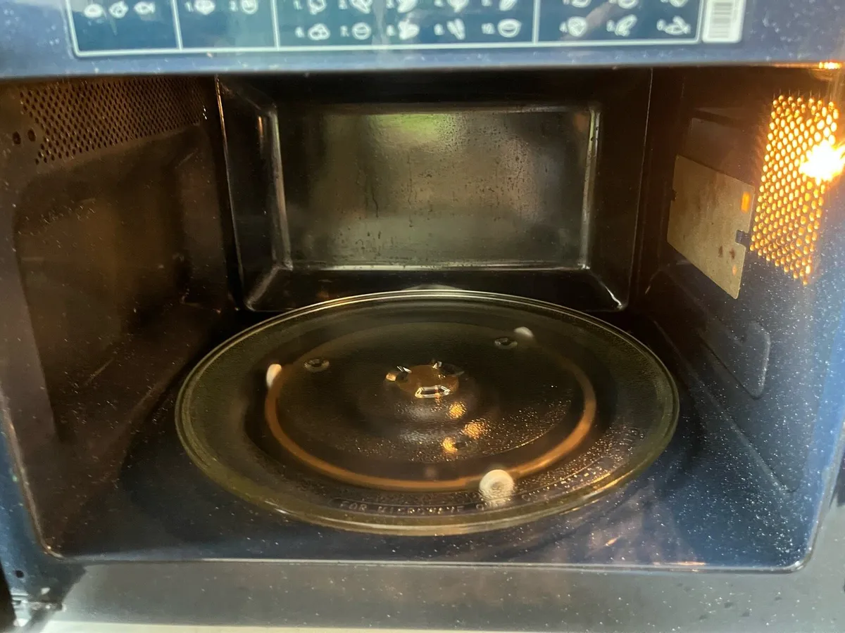 Microwave - Image 3