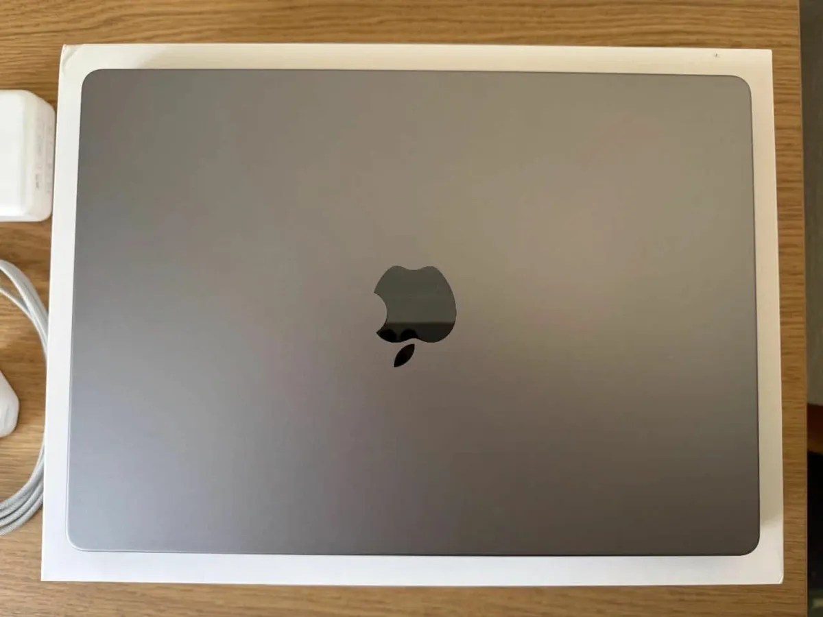 MacBook Pro 14 inch - M2 Pro - 16GB - 512GB SSD - Image 1