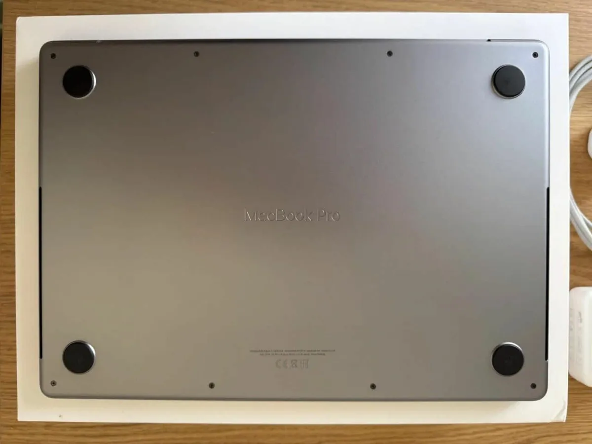 MacBook Pro 14 inch - M2 Pro - 16GB - 512GB SSD - Image 2