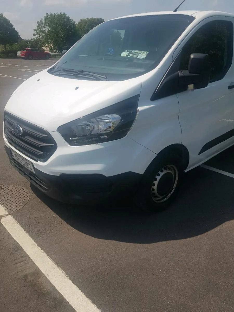 Transit custom Van - Image 2