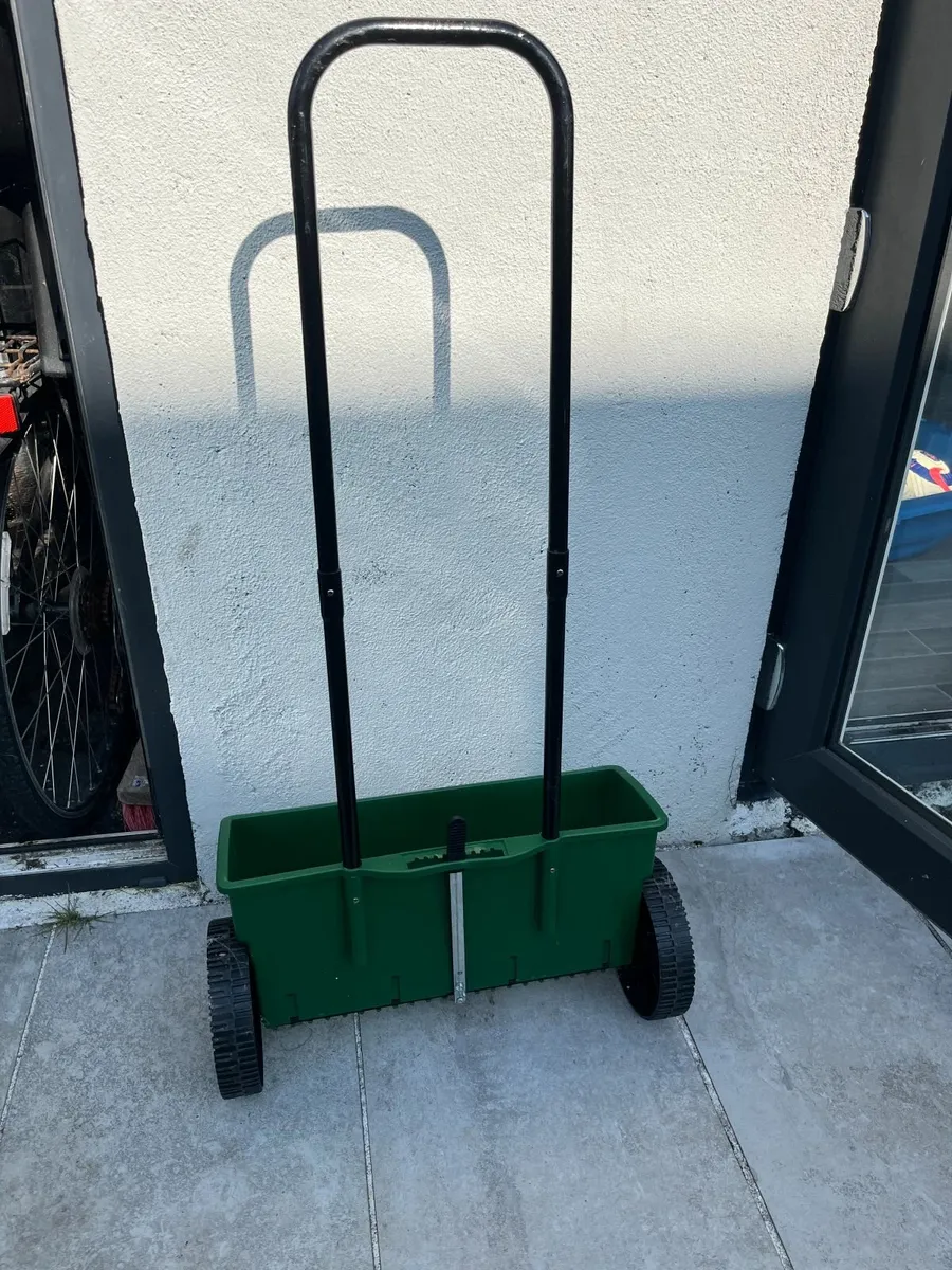 Manual Seed/Feed Spreader - Image 3