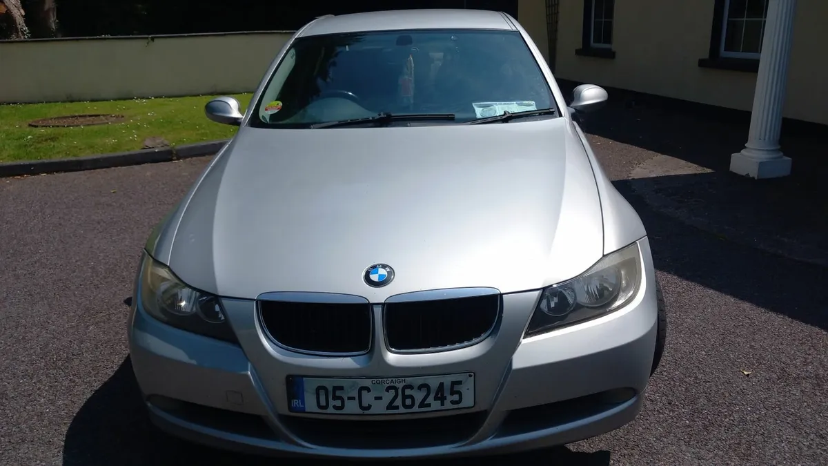 BMW 3-Series 2005 - Image 2