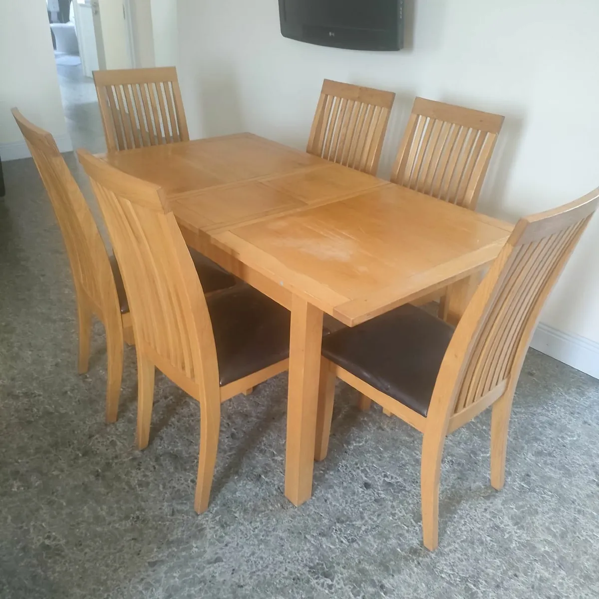 Dining table - Image 2