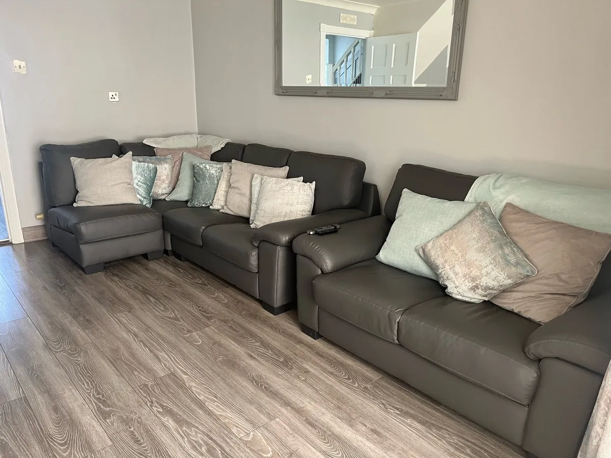 Corner sofa and 2 seater - Image 1
